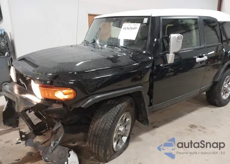 2013 Toyota Fj Cruiser z USA, uszkodzony, nr VIN JTEBU4BF3DK164838